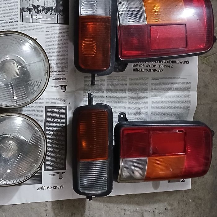 Прадам комплект фар