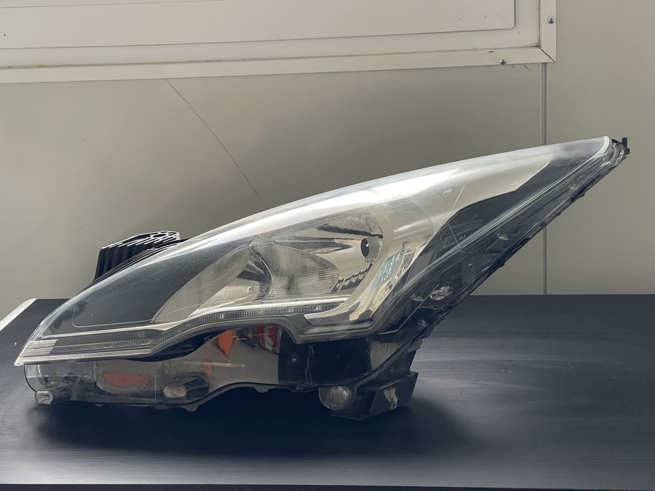 Ляв фар Пежо 3008 фейслифт, 2014-2016г