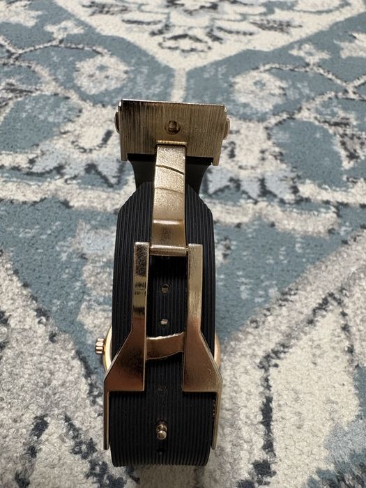 Продаю Часы hublot