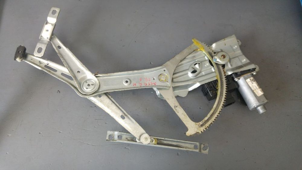 macara cu motoras dreapta fata opel astra h 13101481