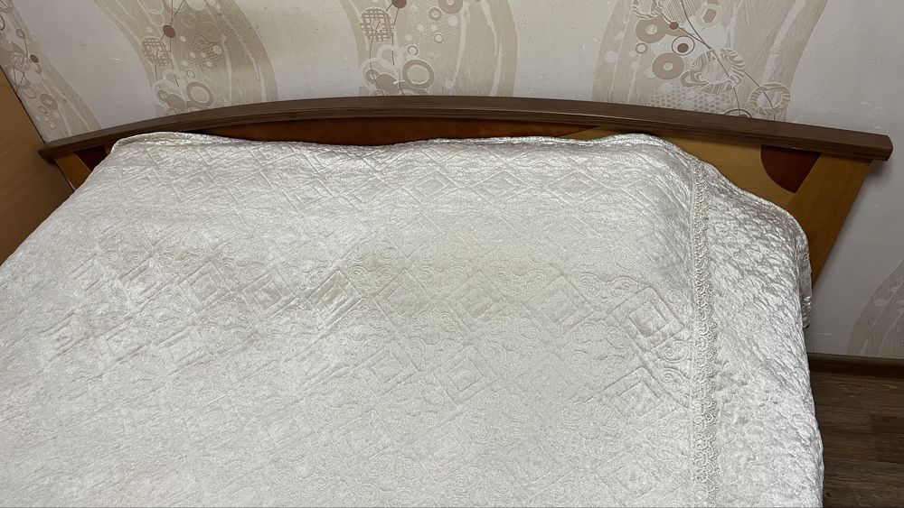 Продам кровать и шкаф.