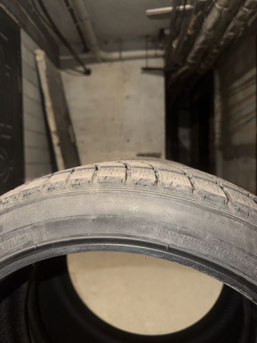 Продом зимние шины R19 245/40