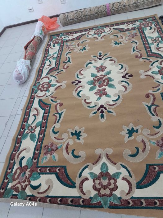 Кілемдер сатылады. Продаются ковры