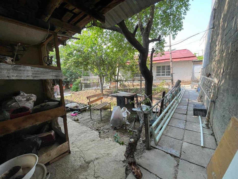 Уй сотилади Яккасарой Б.Хилолий 3-тор 80-уй