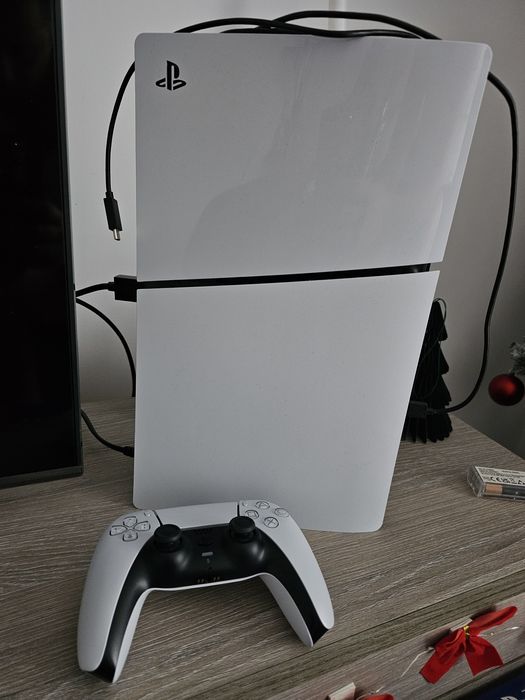 PS5 + 1 controller + abonament Plus Premium