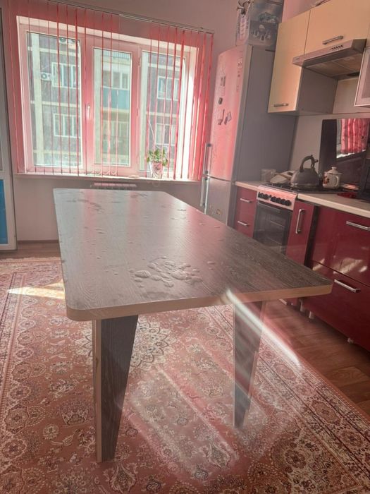 Продаю стол 20000