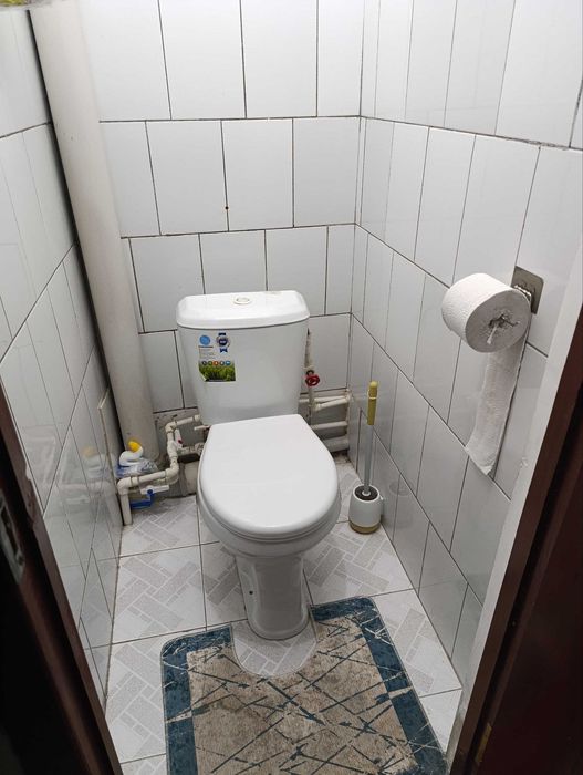 4 xona qilingan xonadon g'ishtli domdan sotiladi.