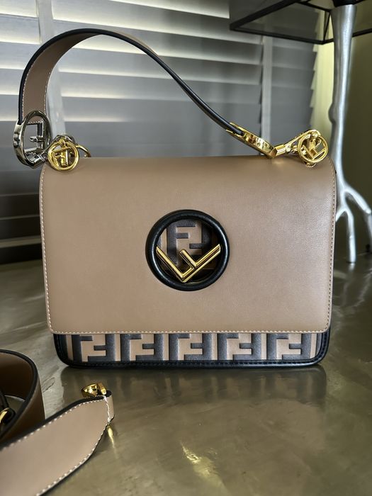 Чанта Fendi естествена кожа