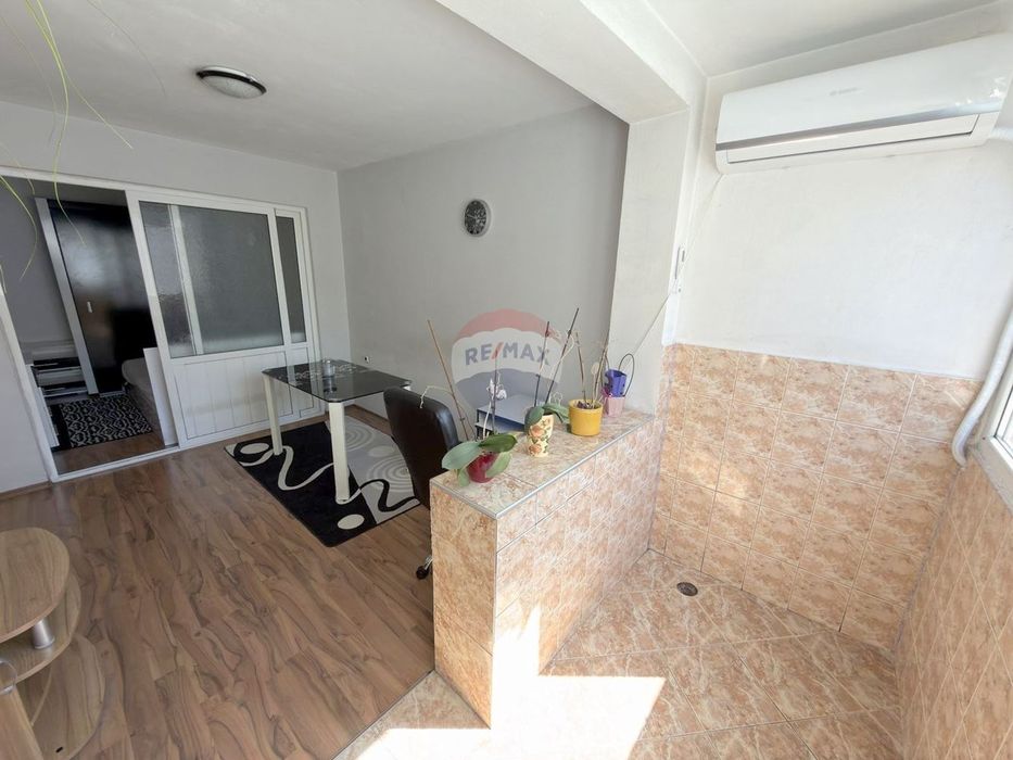 Продава се Двустаен апартамент в Варна, Лятно кино Тракия - 49 кв.м за 1300 €/кв.м - Снимка #1