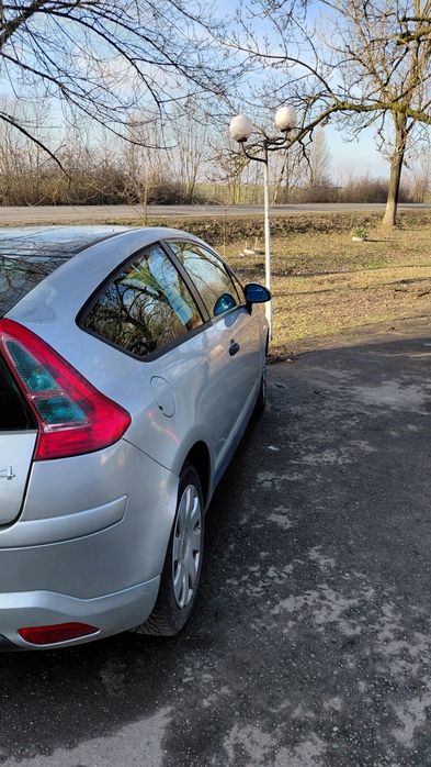 Vând citroen c 4