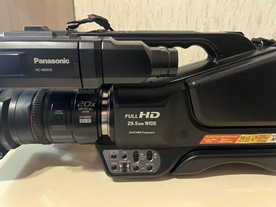 Видеокамера Panasonic HC-MDH3