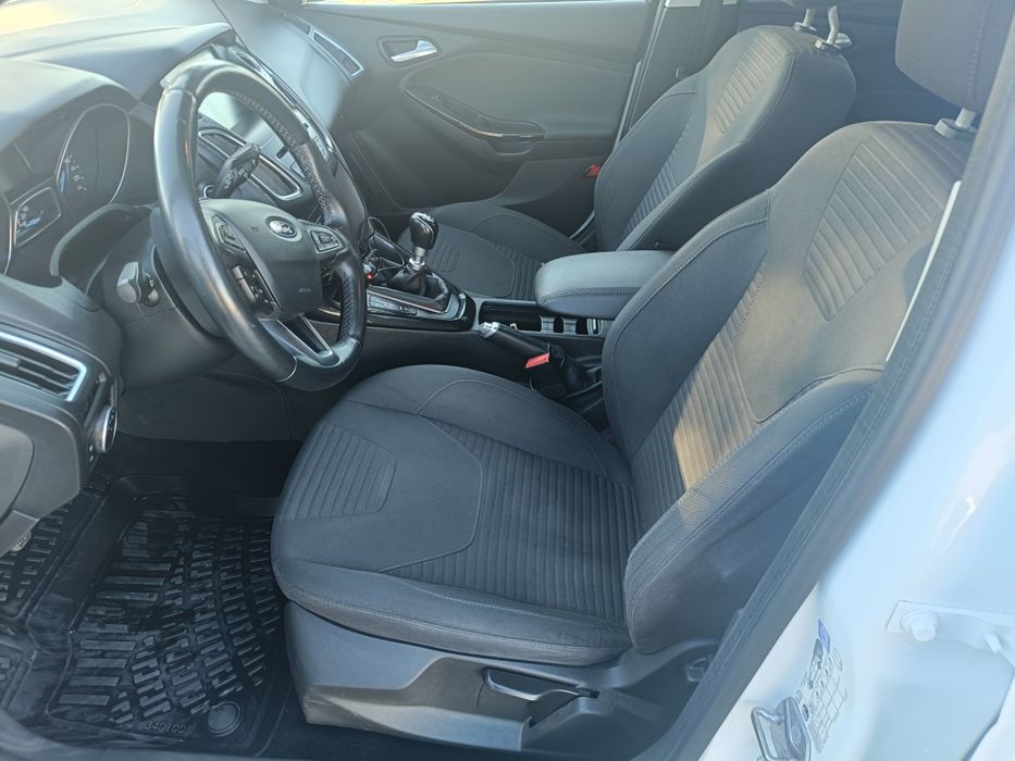 FORD Focus 2015 — imagine 5