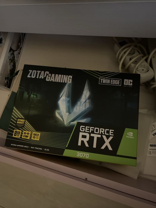 Fractal Design Meshify C + Zotac RTX 3070 + Ryzen 3600x