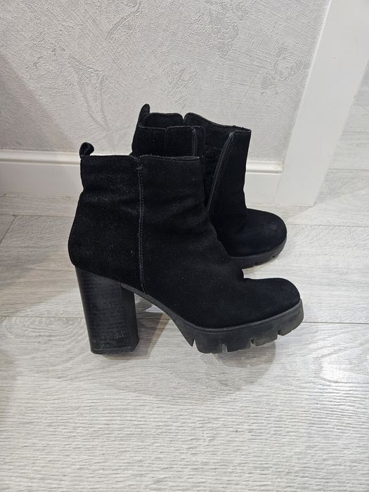 Сапоги на каблуке зимние