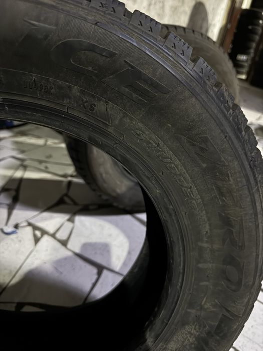 Продам шины Pirelli ice zero 195/65 R15