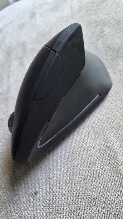 Вертикална мишка