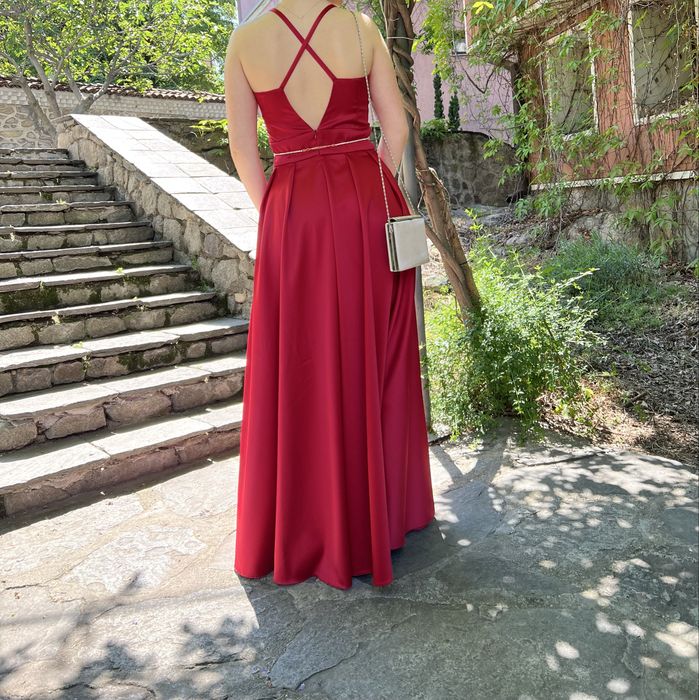 Официална червена рокля