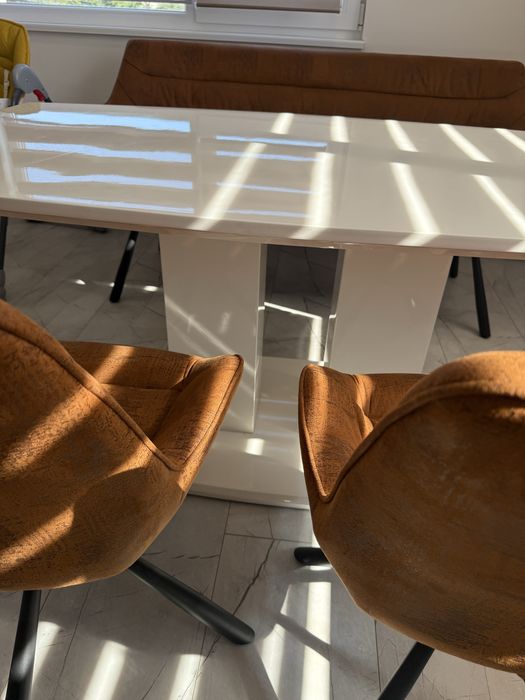 Комплект трапезна маса и трапезна пейка+2стола