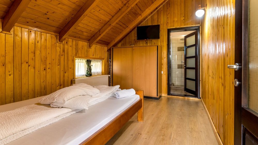 Închiriez cabană în Belis