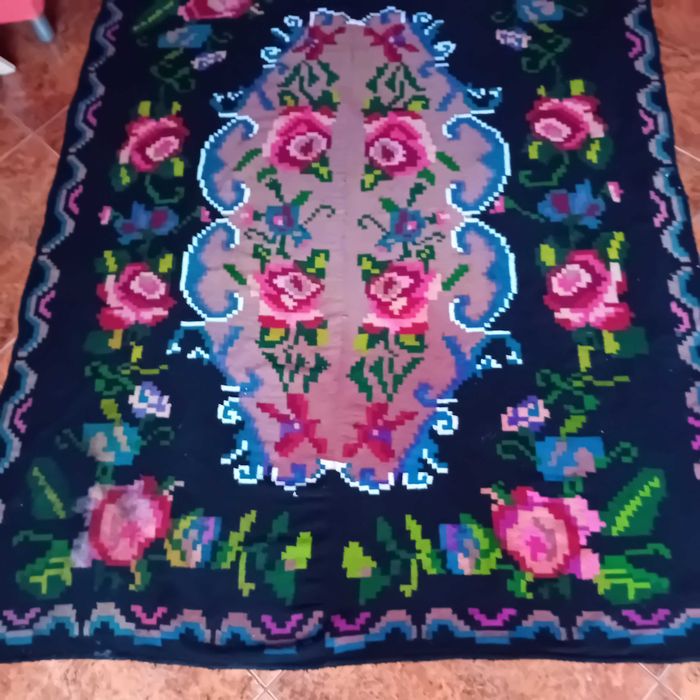 Covor din lana cu model traditional