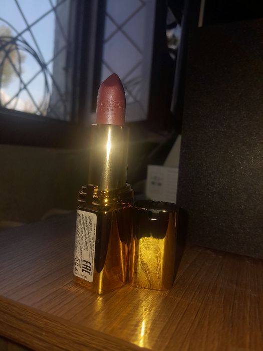 Помада L'Oréal Paris