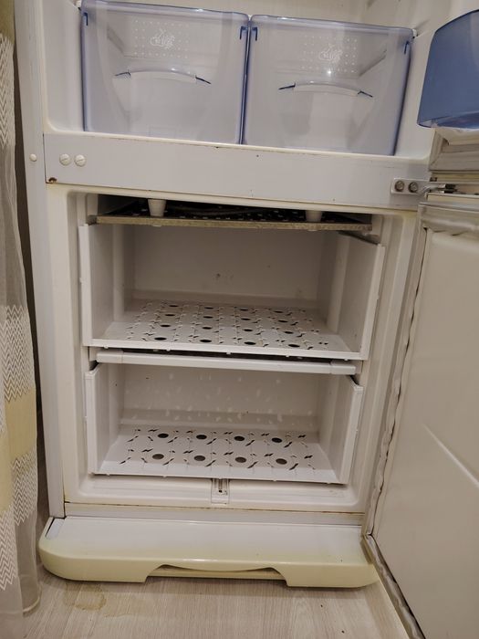 Холодильник Бирюса б/у, рабочий