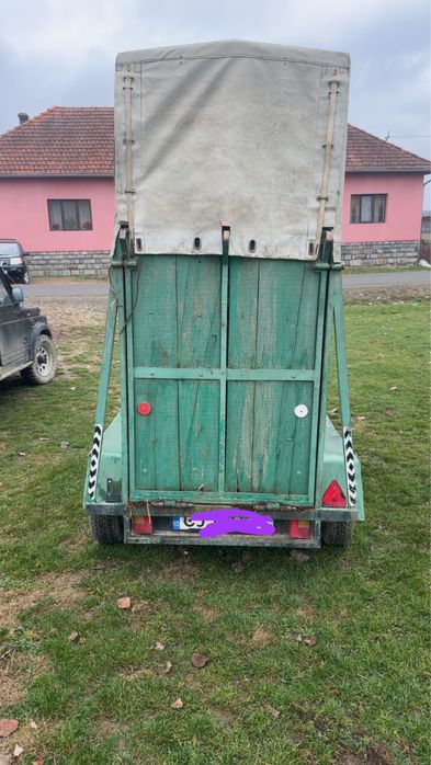 Vand remorca de un cal  530kg