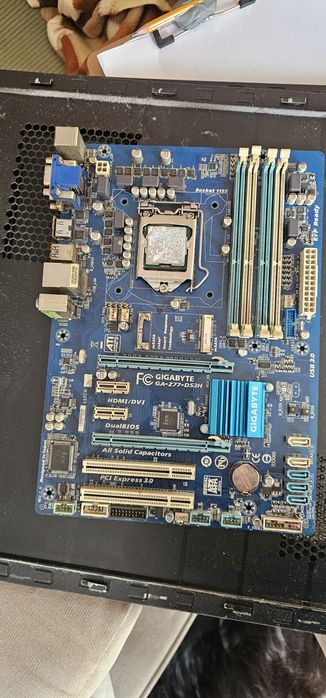 Motherboard  4 slot Ram Gigabyte Ga Z77 intel  i5 3300