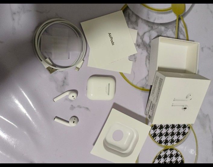 Айрподс. почти новые