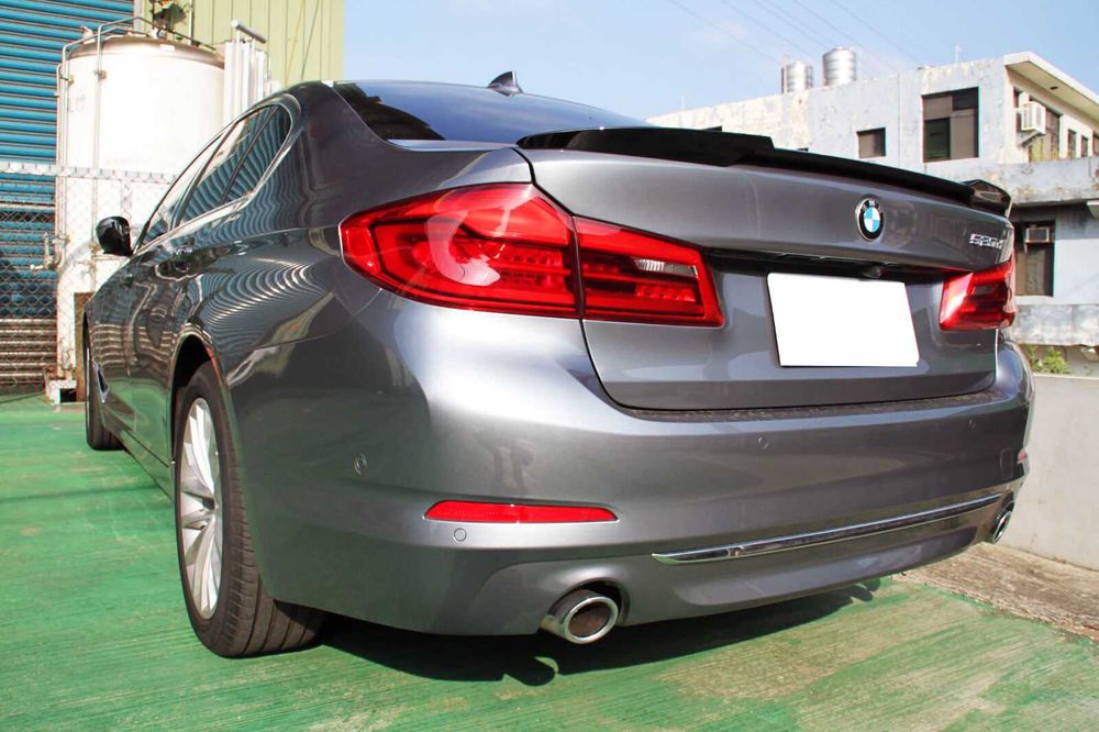 Eleron spoiler portbagaj tuning BMW Seria 5 G30 model M4 negru lucios