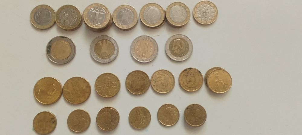 Монеты 1,2 евро и евроценты