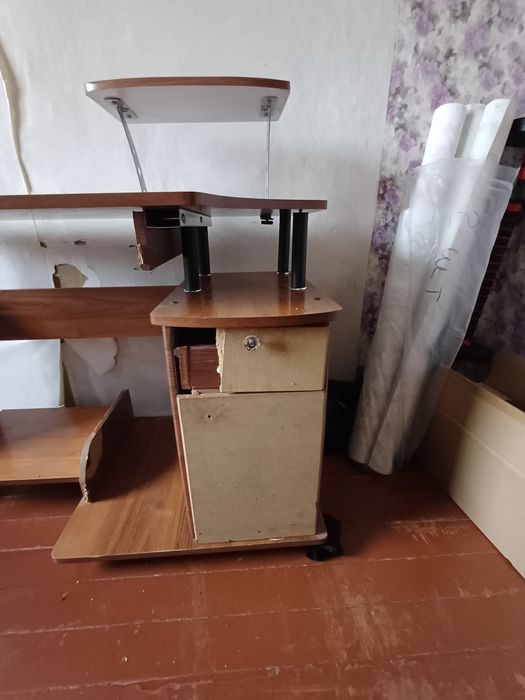 Компьютерный стол