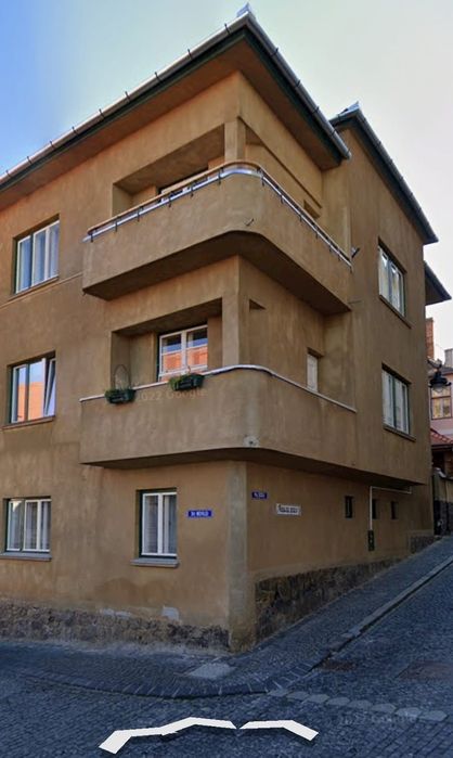 Ultra-Central Sibiu: 2 camere la casă, curte, Pasajul Școlii