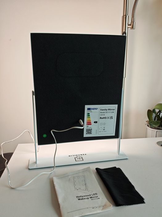 Холивудско Огледало за грим 30*25 см  Fenchilin 9 лампи