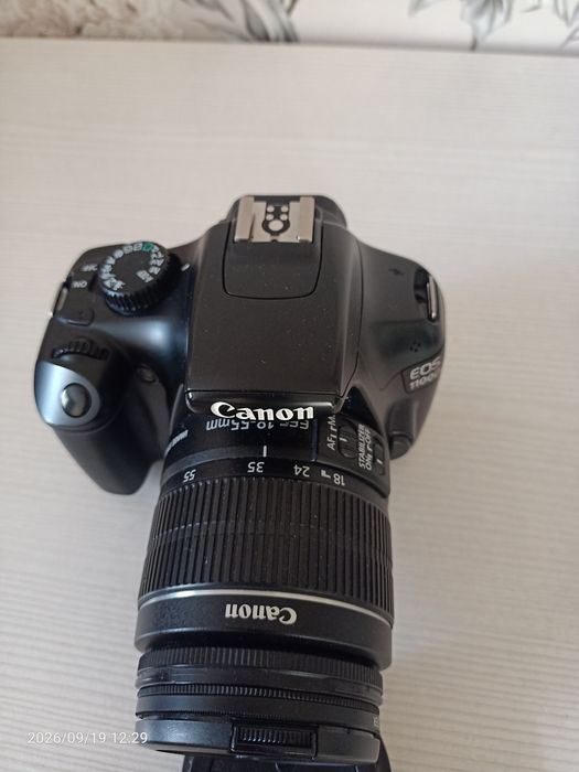 Canon EOS 1100D + 18-55