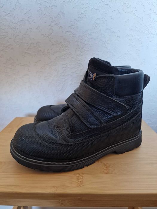 Продам демисезонные ботинки для мальчика