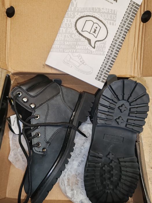 Bocanci termoizolati din piele negri BK Honey Farmer Cerva