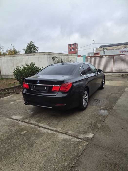 BMW Seria 7 2010 — imagine 3