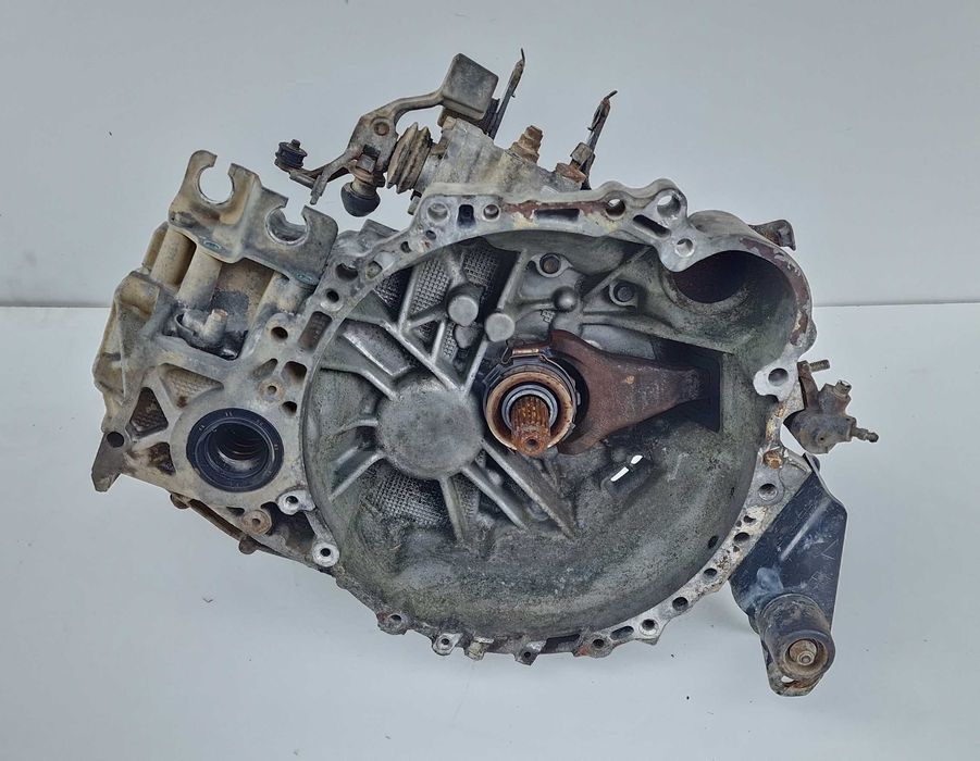 Скоростна Кутия Toyota Avensis T25 2.0 D4D Тойота Авенсис Т25 2.0 Д4Д