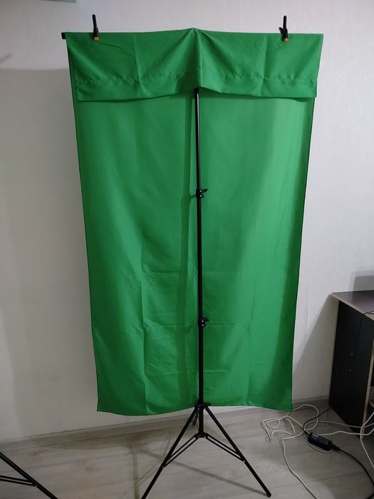 Хромакей - зелёное полотно на штативе