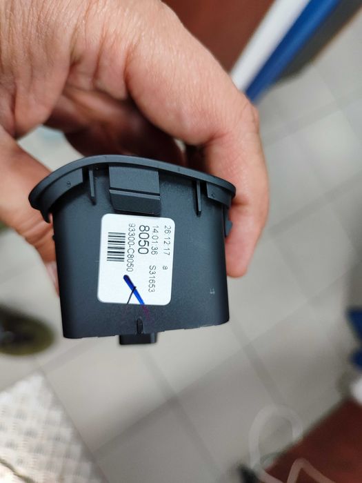 Продавам панел с коректор за фарове, Хюндай i20, 2018