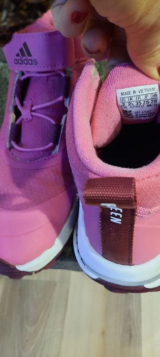 Спортни обувки Nike и Adidas