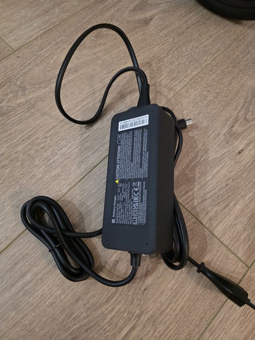 Trotinetă electrică Xiaomi Essential – stare excelentă, foarte puțin f