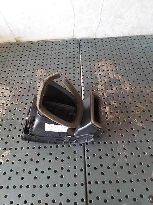 Grila aer bord dreapta vw polo 9n 6q0819704