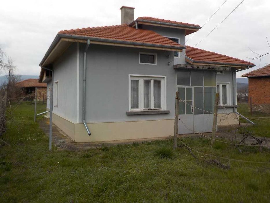 Собственик продава едноетажна масивна къща,с Градница,област Габрово