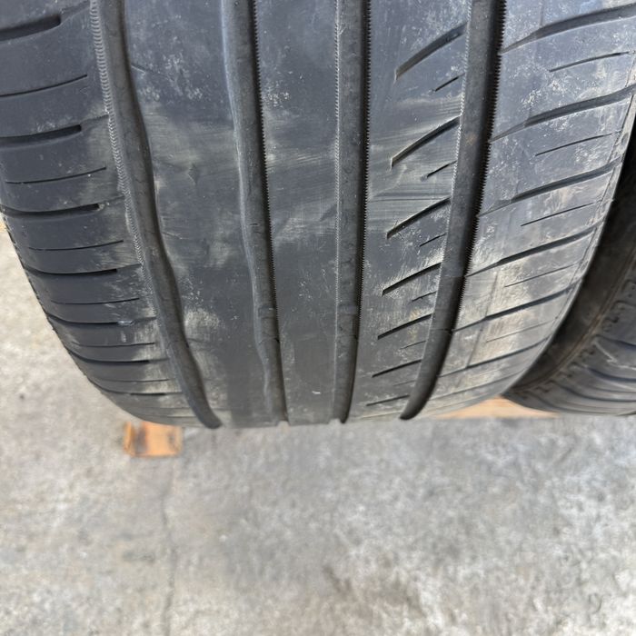 2 броя летни гуми Churcill 255/35 R18 Dot 1022 ном 851