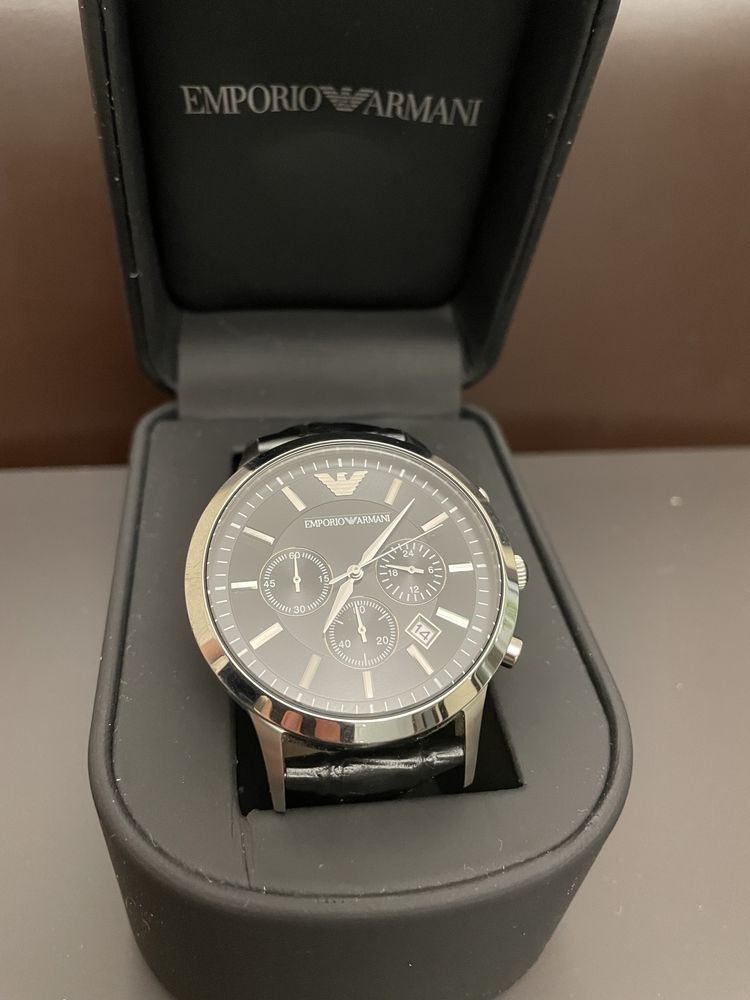 Lux Emporio Armani 2447 45 000 .