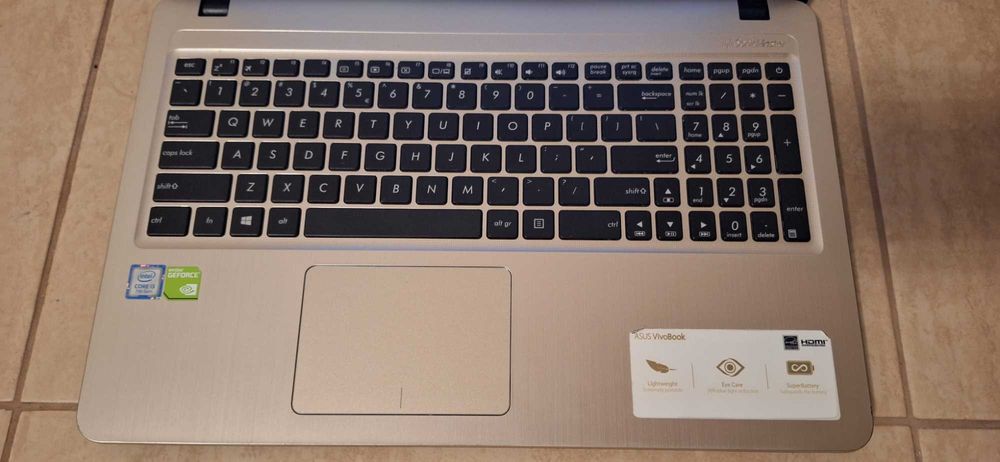 ASUS VivoBook 15   X540UBR  15.6" LED i3 Gen 7 8GB DDR4 GeForce MX 110