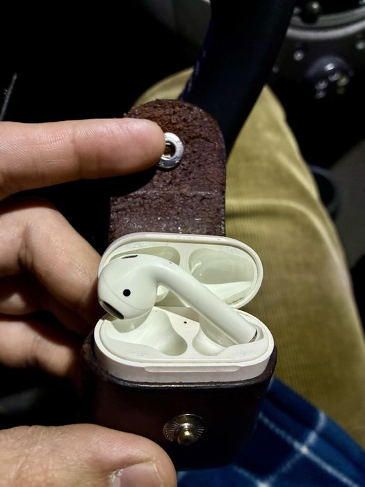 AirPods 1.1 ili 2.1 Original.