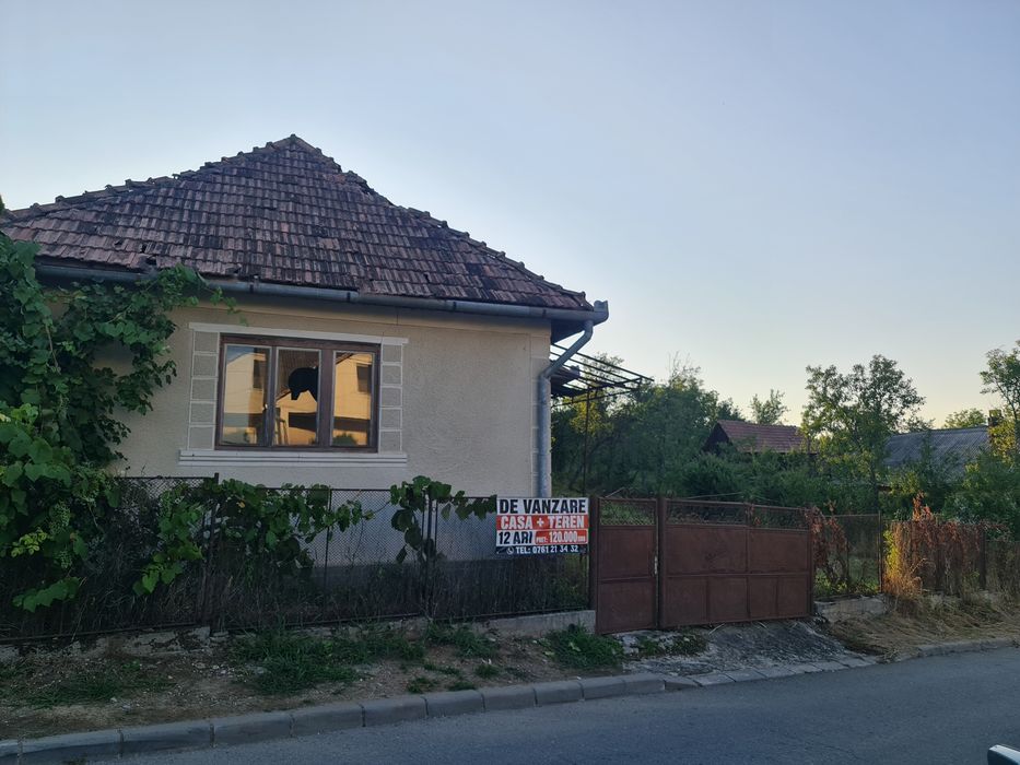 Vând casa zona centrală